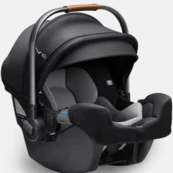 Infant Car Seat - Picture 1 of 2